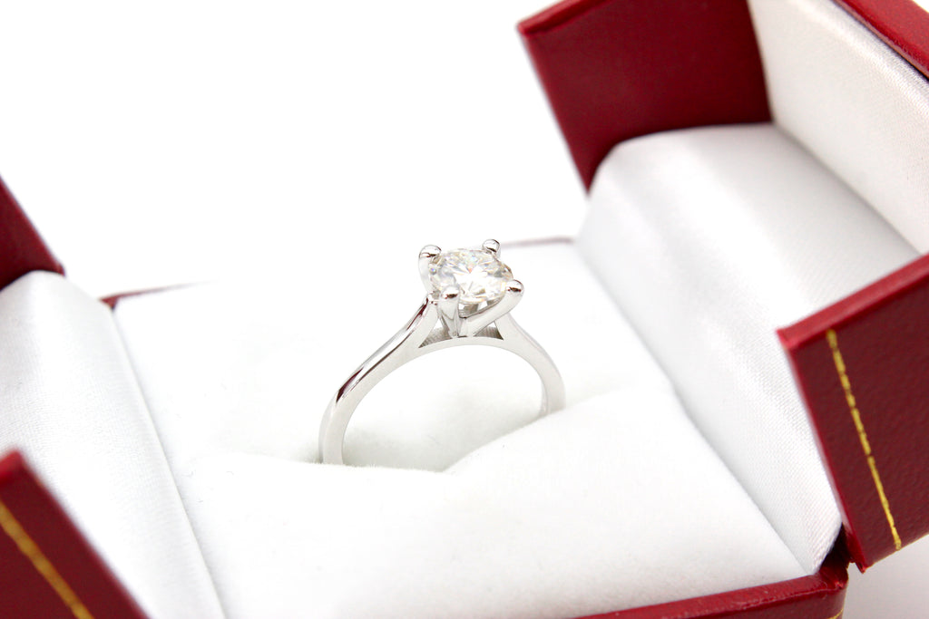 Silver Solitaire Ring with DiamonEL Moissanite 5 mm